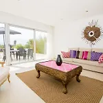 Villa Rocha *
